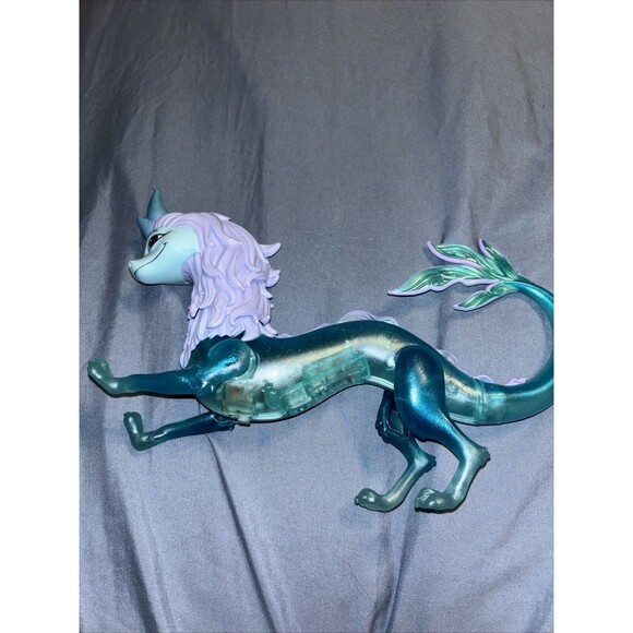 Disney Raya and the Last Dragon Sisu 7.5 Inch Tall Action Figure.  Not Tested - Picture 2 of 5